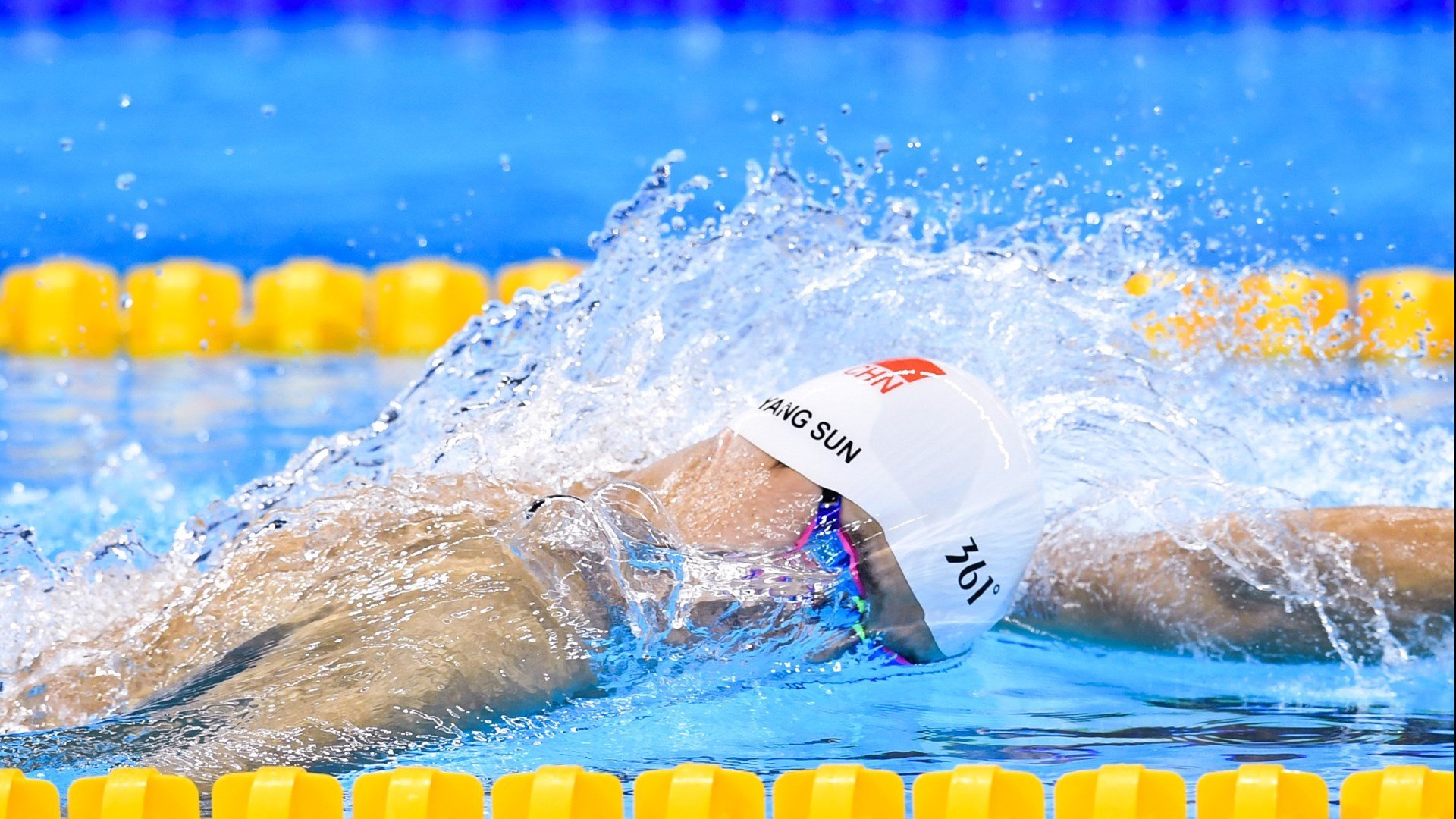 天才新星上演完美帽子戏法，助球队豪取三连胜