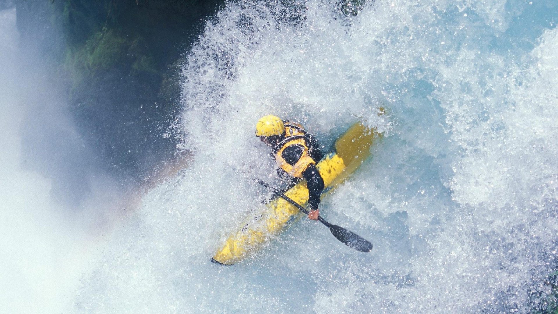 中国小将张子扬混合泳摘金 破亚洲纪录闪耀国际泳联大奖赛